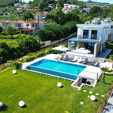 Azul - Pool, Garden, Bbq