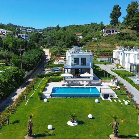 Azul - Pool, Garden, Bbq
